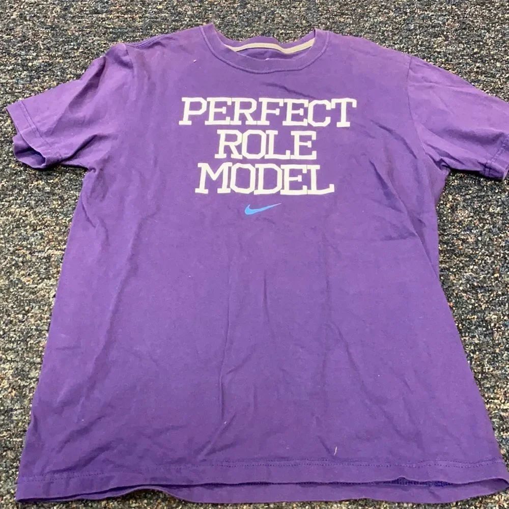 Nike Purple Tee sz. M
